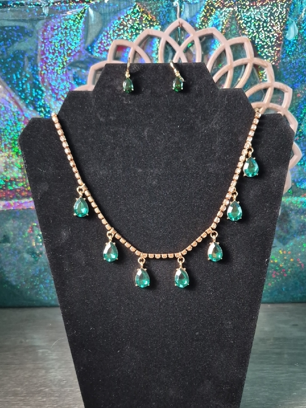 Emerald Teardrop Necklace & Earring Set - Gold Tone